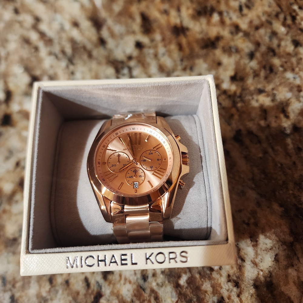 Michael Kors Watch in Rose Gold NWT!